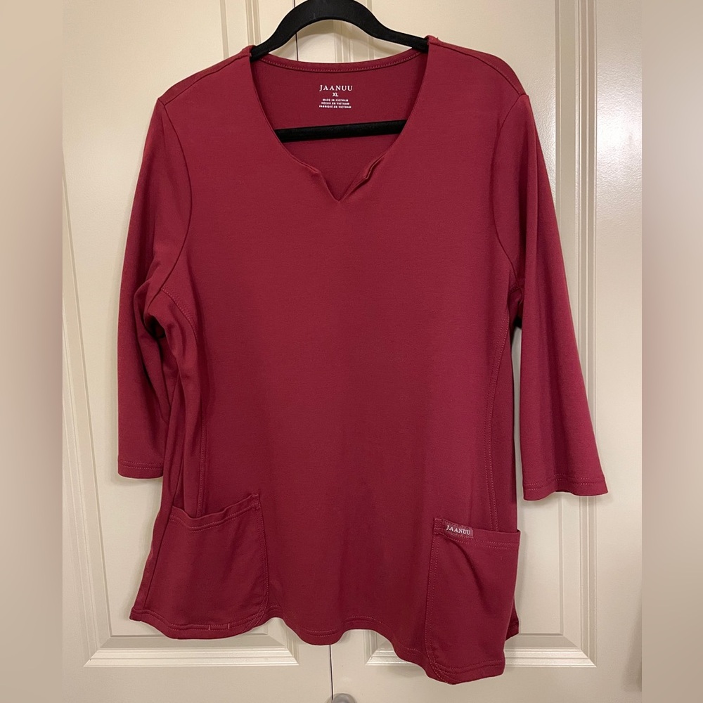 JAANUU Wine Scrub Top